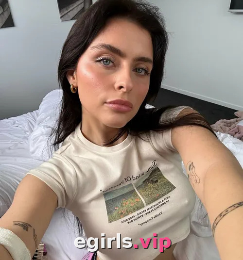Lauren LozzaAussielozza