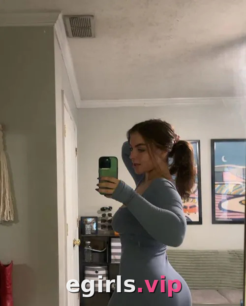 Gabby booty013